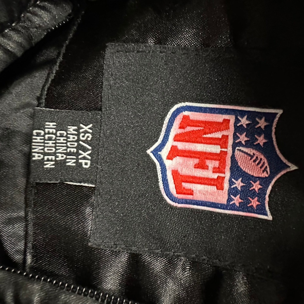 NFL Puffer Vest Womens Size XS Black Philadelphia Eagles Quilted Full Zip Sports - Picture 4 of 7